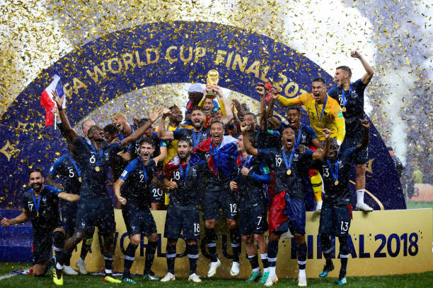 一直因其出 一直因其出