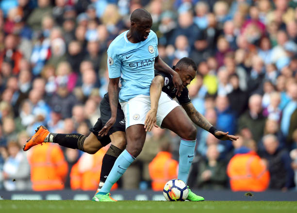 在当代足球 在当代足球